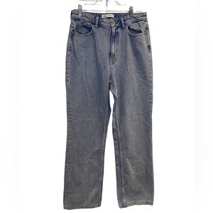 Zara Straight Leg High Waisted Light Wash Denim Mom Jeans - Size 10